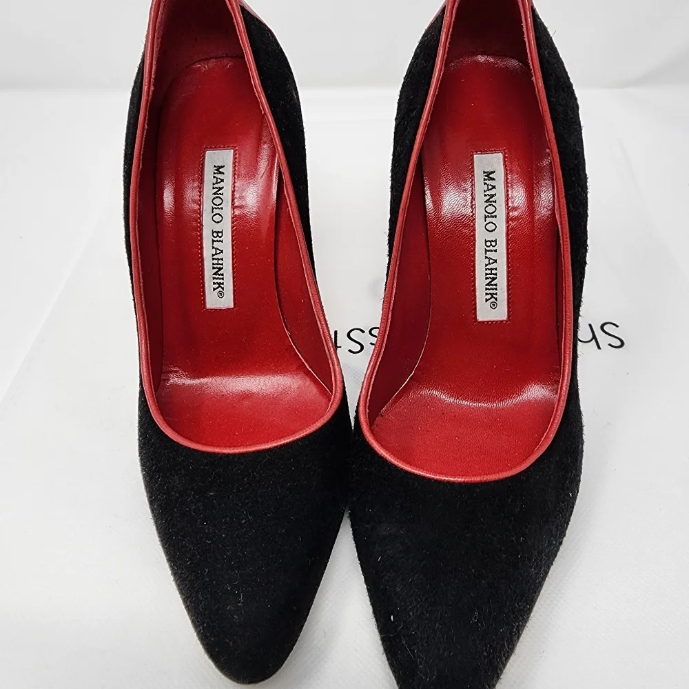 Manolo Blahnik Black Leather Pumps 35